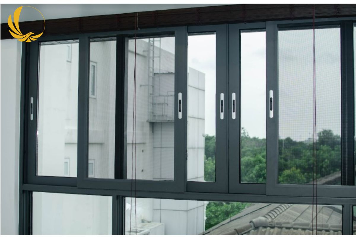 Cửa sổ lùa 4 cánh hệ 93 bản nhôm lớn cho biệt thự và khách sạn sang trọng