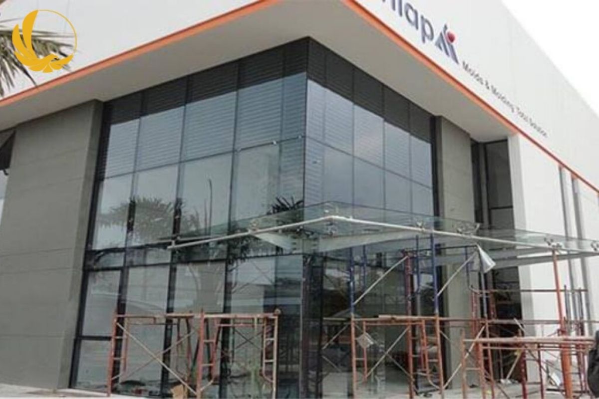 Thi công vách nhôm Xingfa cho chuỗi Showroom tại Thủ Dầu Một