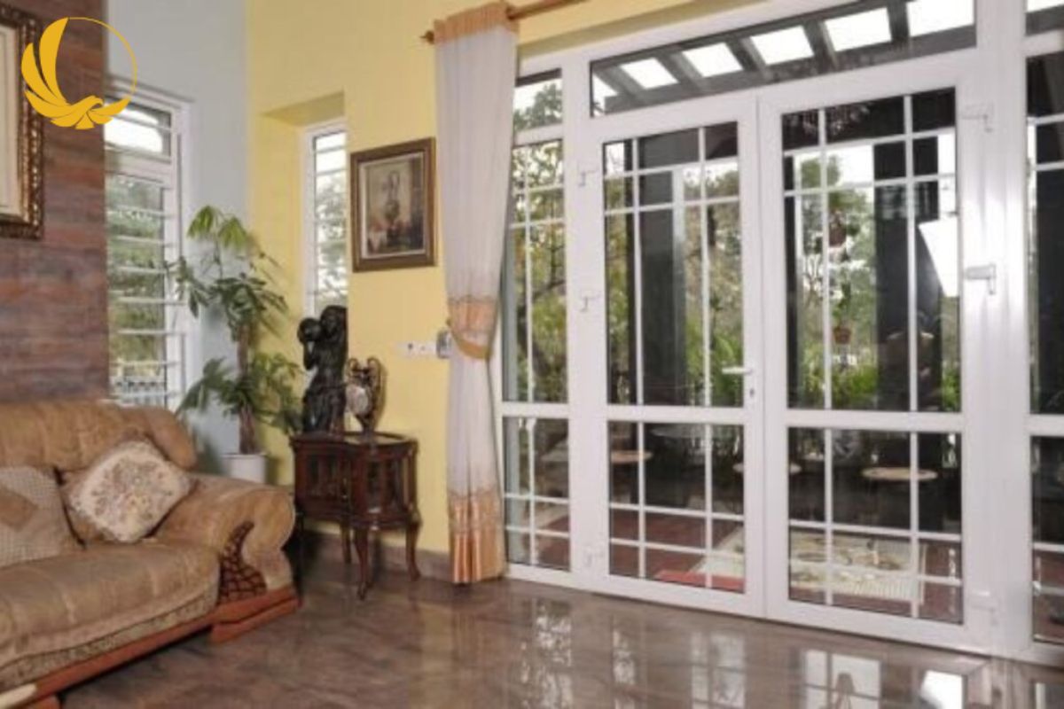 Vách ngăn nhôm xingfa phòng khách hiện đại