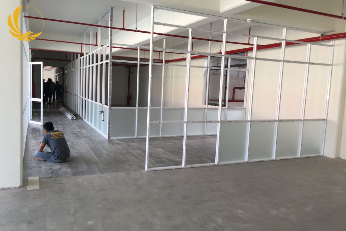 Vách kính nhôm xingfa hệ 55 chia ô trang trí