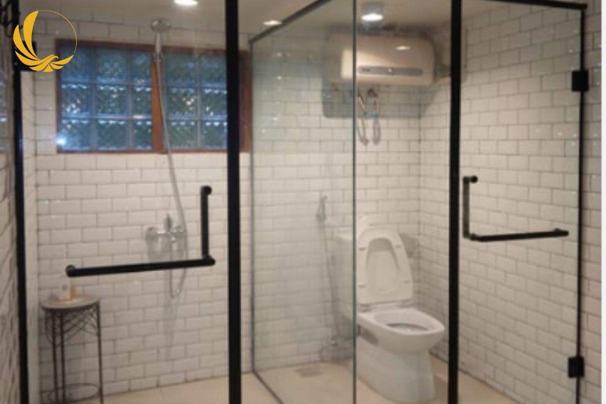 Mẫu vách ngăn phòng tắm nhôm lắp cho biệt thự