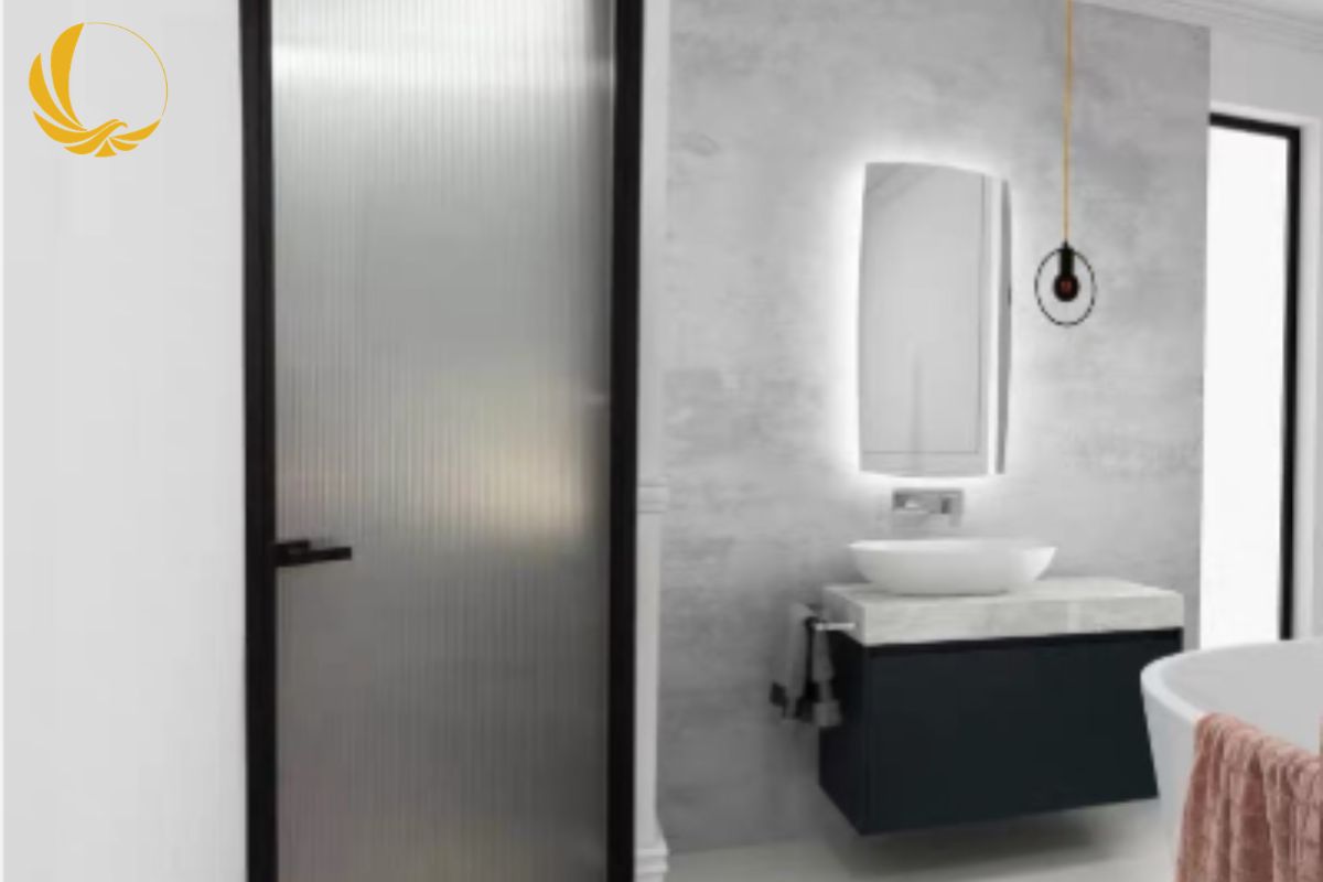 Mẫu vách ngăn phòng tắm nhôm kính mờ hiện đại