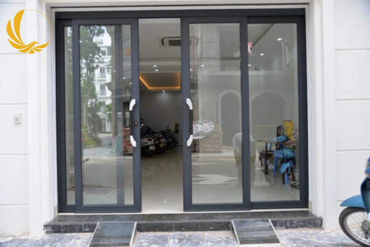 Cửa đi mở trượt 2 cánh nhôm xingfa được ứng dụng cho nhà phố, nhà ống, căn hộ chung cư, biệt thự