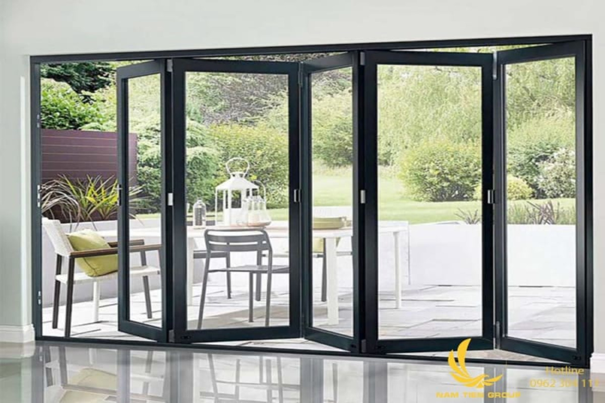 Mẫu cửa nhôm xingfa 4 cánh xếp trượt thông minh giúp tối ưu hóa và tiết kiệm diện tích sử dụng