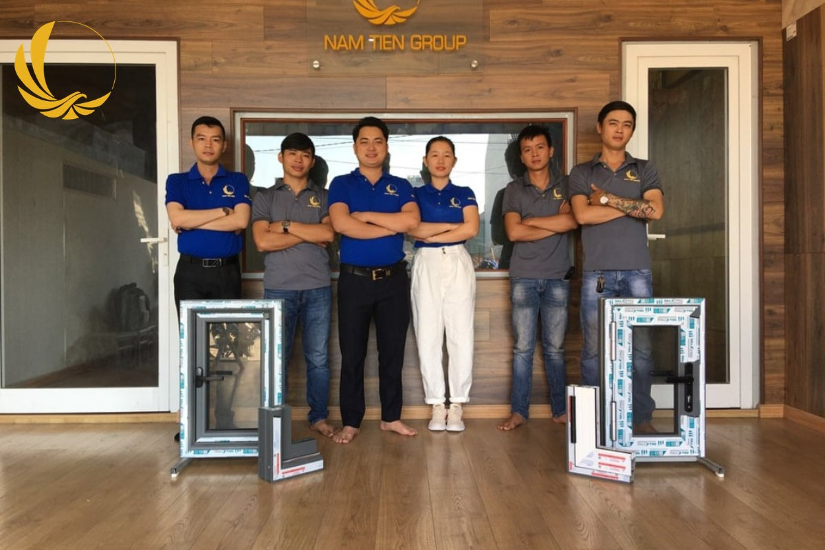 Đội ngũ Nam Tiến Window hỗ trợ bảo trì sửa chữa cửa sổ mở trượt nhanh chóng tại công trình