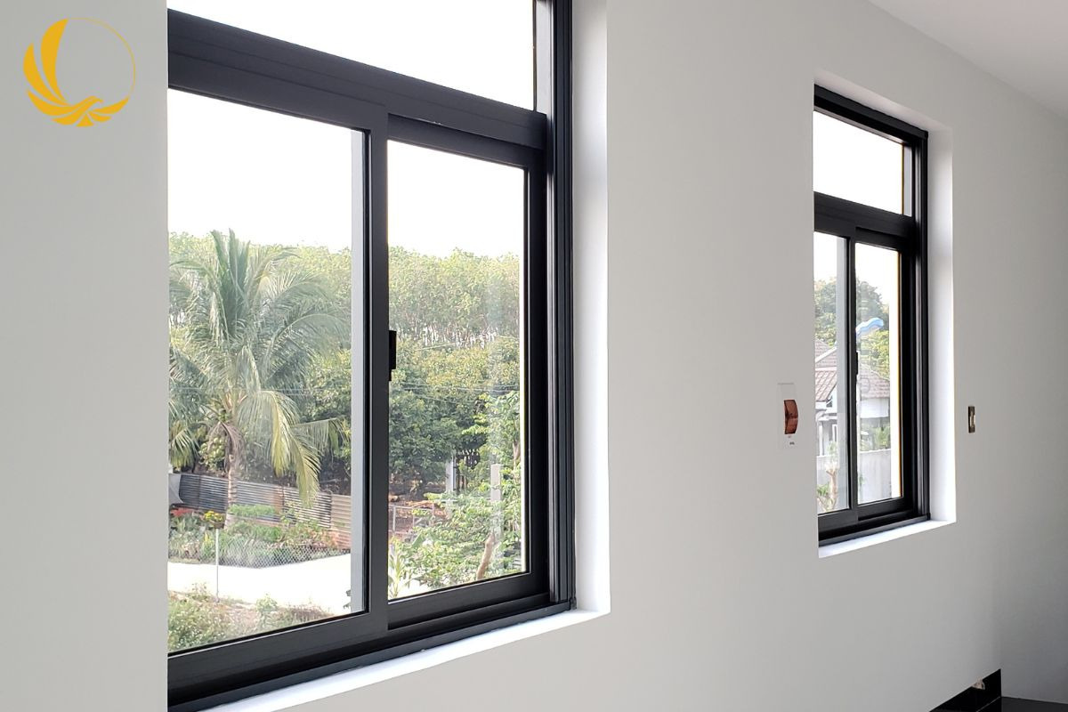 Mẫu cửa sổ mở trượt lùa 2 cánh Xingfa hệ 55 thiết kế gọn gàng giá tốt