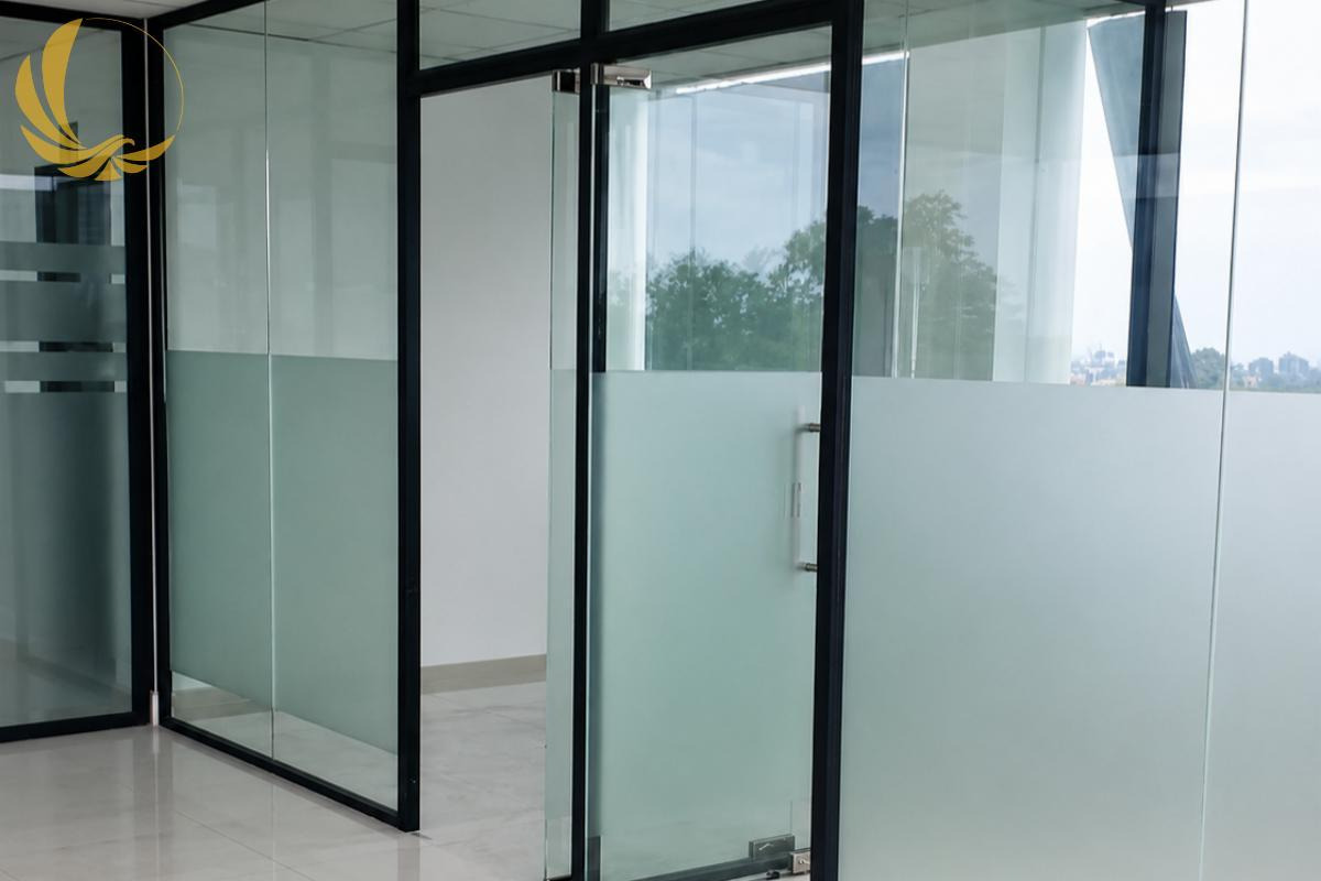 Dự án thi công cửa đi nhôm xingfa văn phòng tập đoàn tại TPHCM