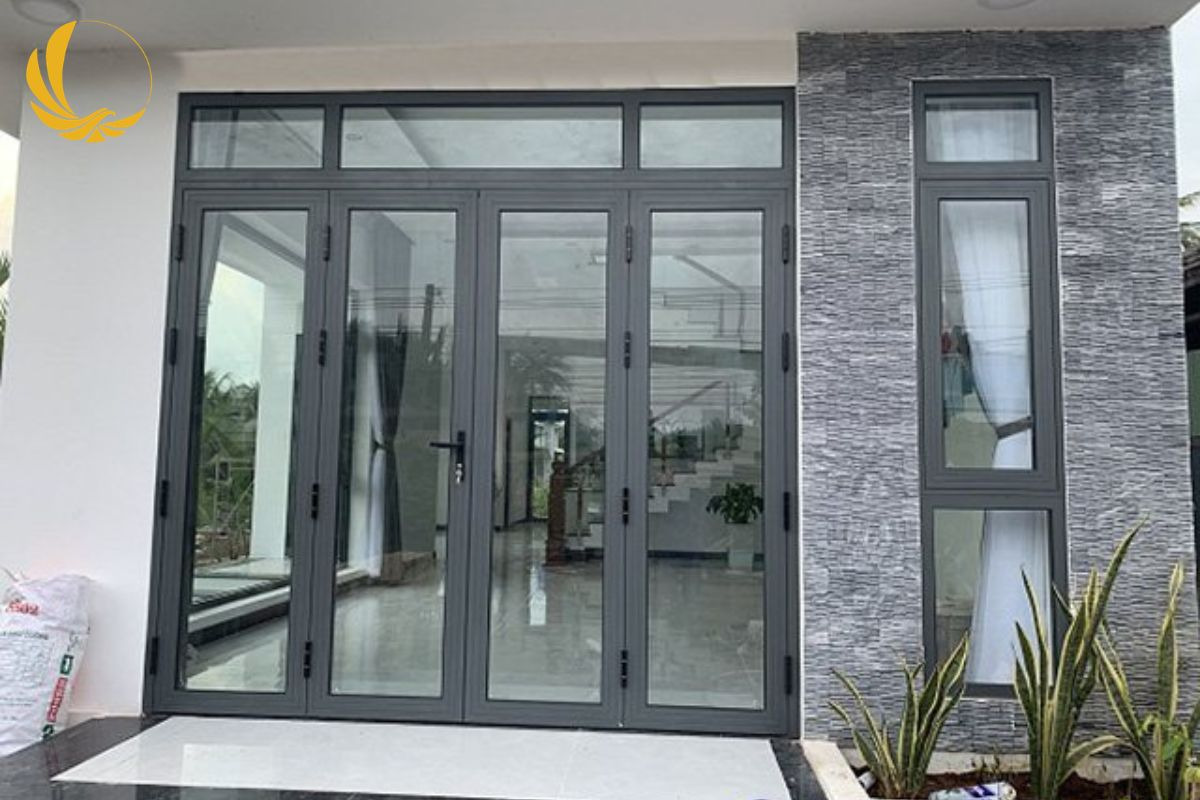 Dự án thi công cửa đi nhôm xingfa nhà phố tại Đồng Xoài