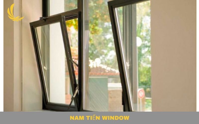 Mẫu cửa sổ mở quay vào trong với thiết kế hiện đại phù hợp với nhiều phong cách kiến trúc