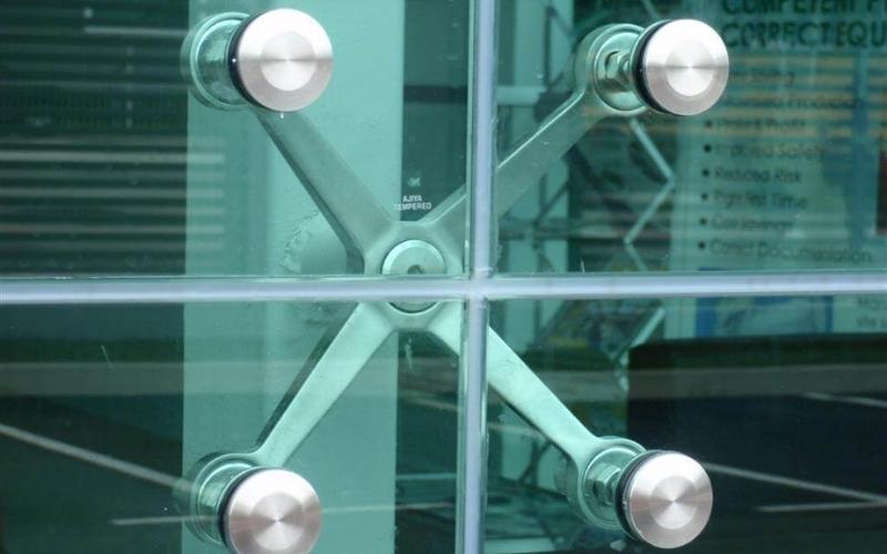 Chân nhện của vách kính spider
